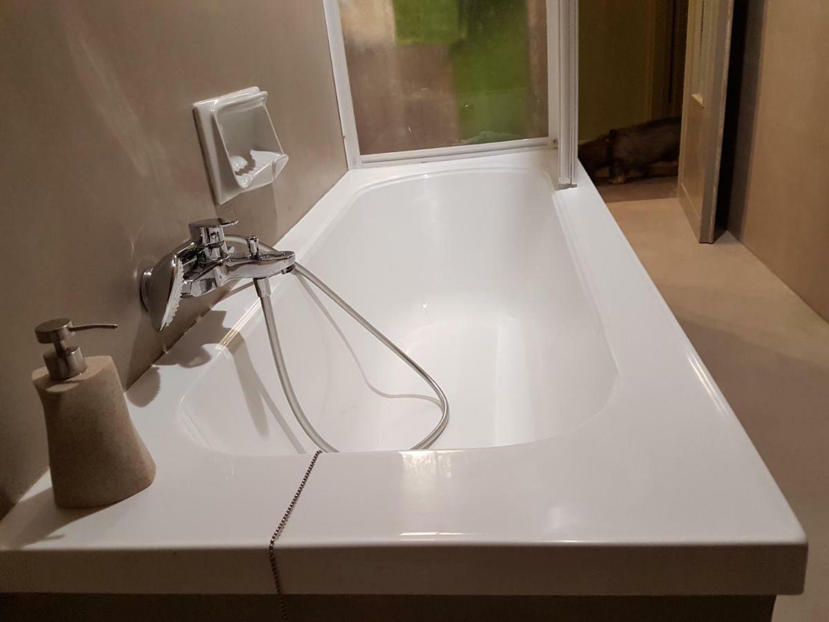 Saint George'S House Centro-Stazione-Ospedali Apartment Alessandria Luaran gambar