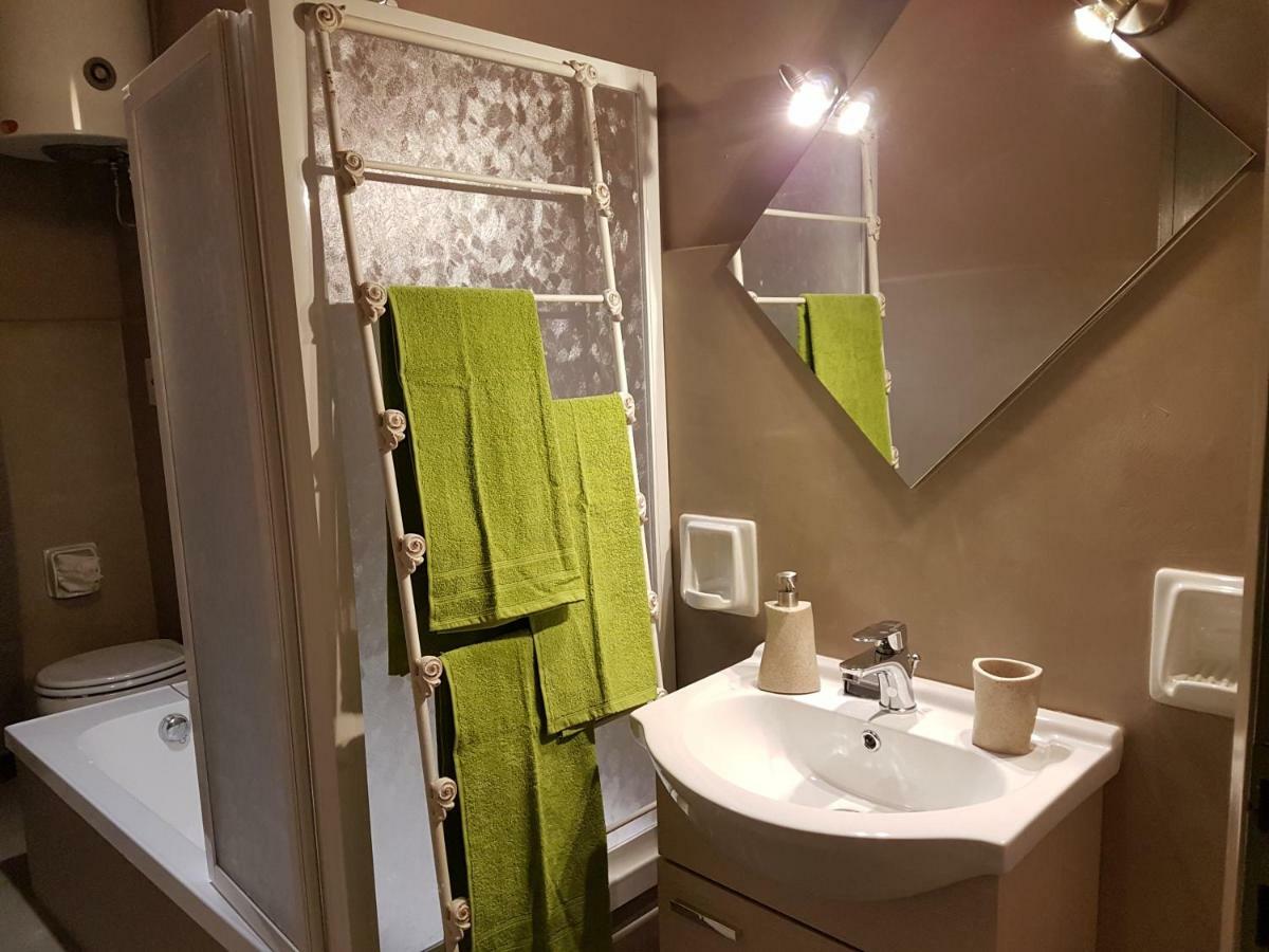 Saint George'S House Centro-Stazione-Ospedali Apartment Alessandria Luaran gambar
